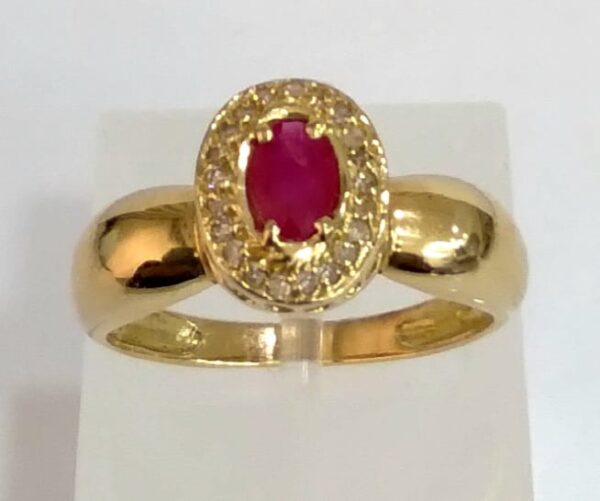 Anel Formatura Rubi Oval e Brilhantes - Imagem 2