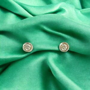 Par de Brincos redondo C/ Brilhantes Ouro Branco